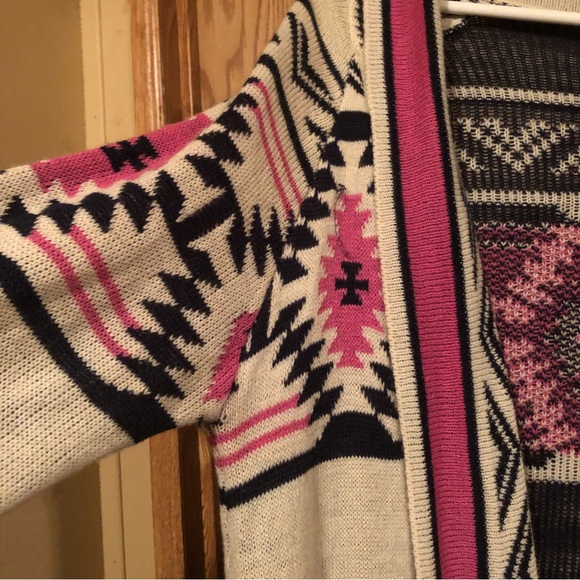 Pink Owl Black and PinkTribal look sweater - Picture 3 of 6